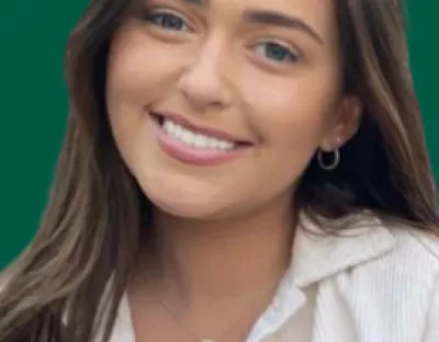 Change of Mind - Author Pic - Holly